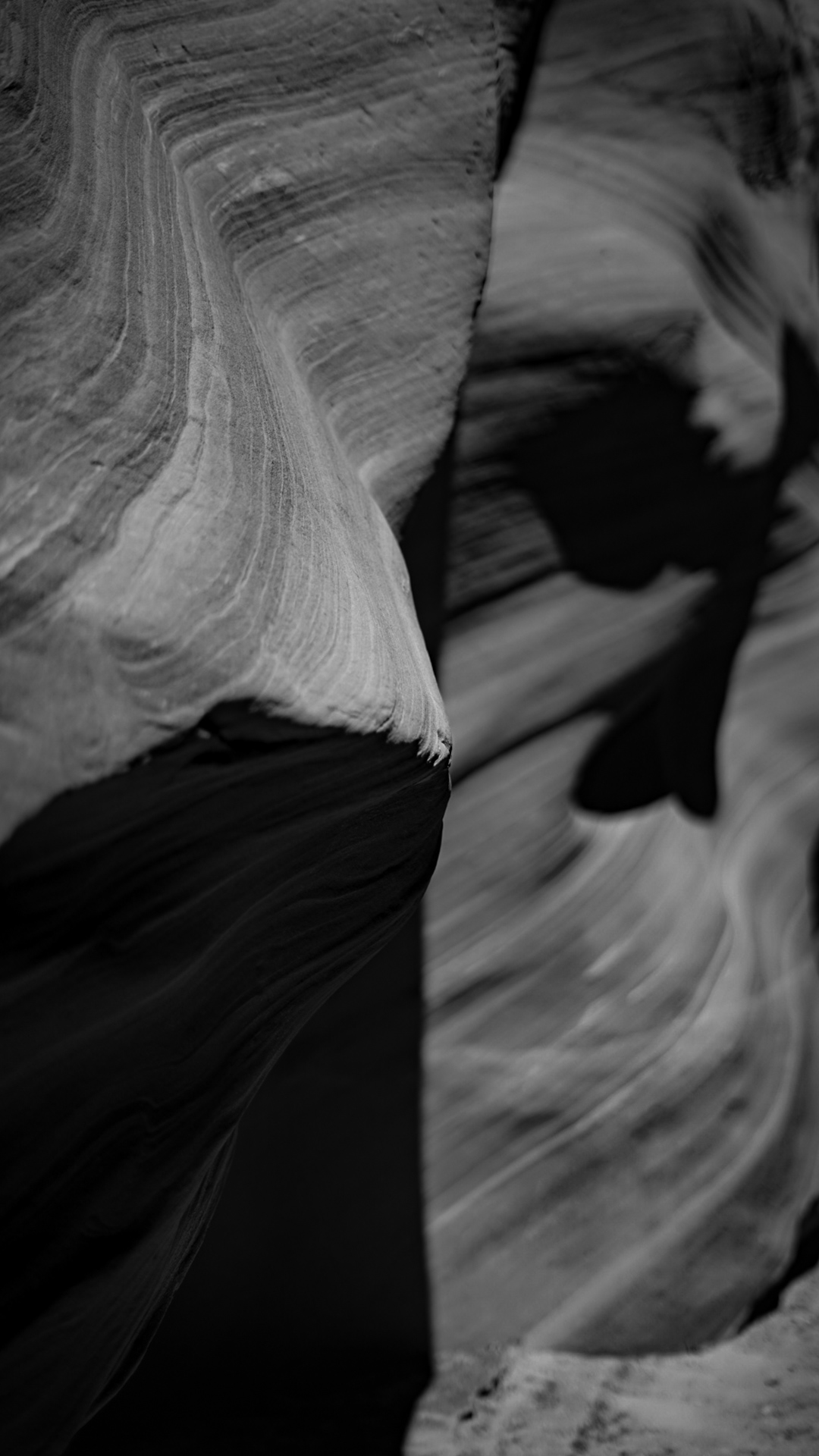 Edge Discontinuity I